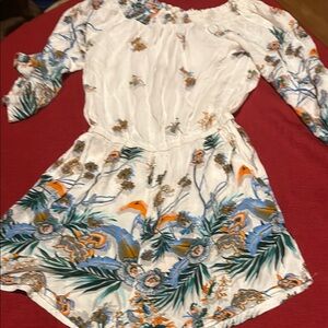 Floral Print Off-Shoulder shorts romper with pockets size S/M